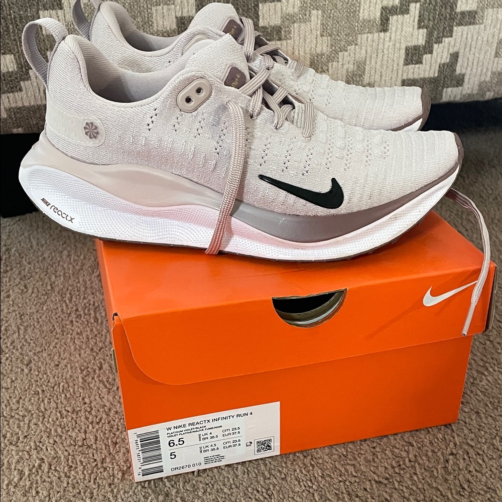 Nike Women's React Infinity Run 4 - Light Pink